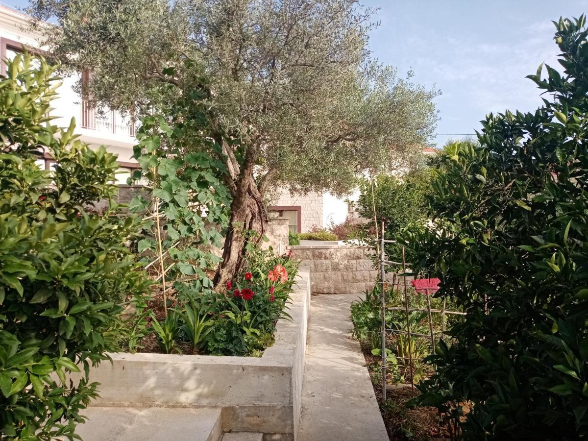 Apartmani Bosco Τίβατ Εξωτερικό φωτογραφία